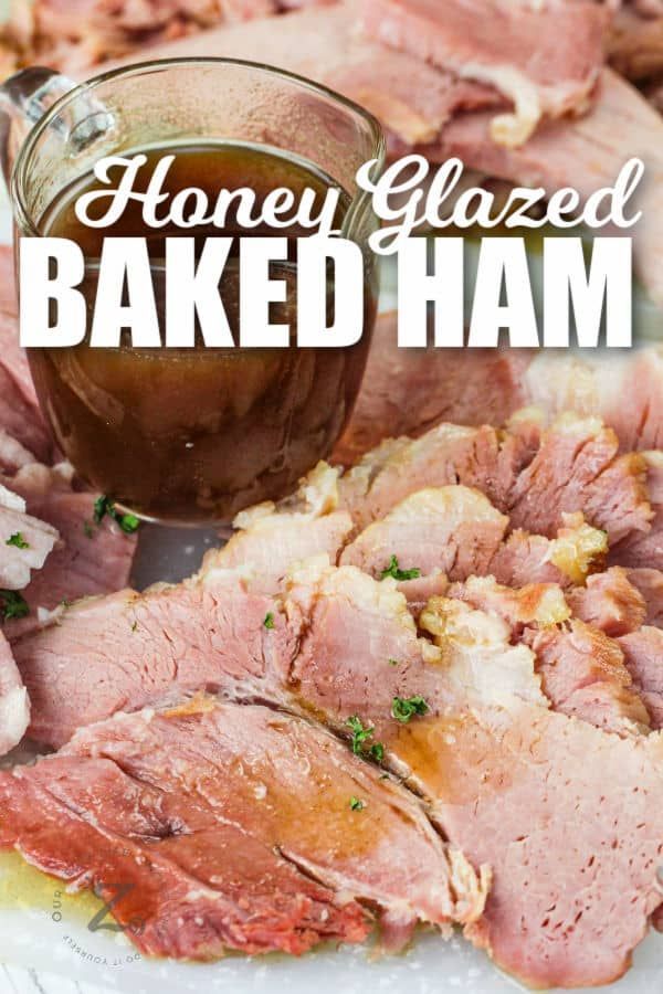 Baked Honey Glazed Ham with glaze poured on top with a title Honey Ham Glaze Recipe, Honey Glazed Ham, Quick Pasta Dinners, Yummy Dinners, Honey Brown, Brown Sugar, Apple Glaze, Holiday Ham, Pork Bacon
