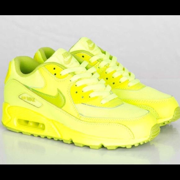 bright yellow nike air max