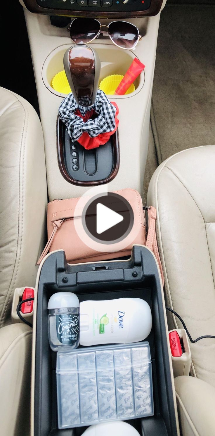 Preppy Car Accessories, Car Accesories, Car Interior Accessories, Car Interior Decor, Accessories Accessories, Vehicle Accessories, Car Interior Design, Accessories Necklace, Interior Ideas