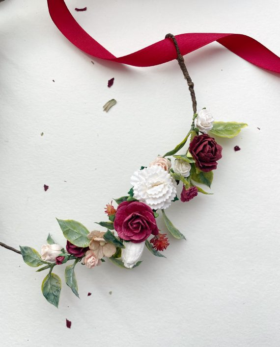 Венок ручной работы с бордовыми и бежевыми цветами — Workshop Leteria Wedding Accessories Jewelry, Wedding Jewelry, Floral Crowns, Comb, Hair Pins, Wreaths, Decor, Flower Crowns, Bobby Pins