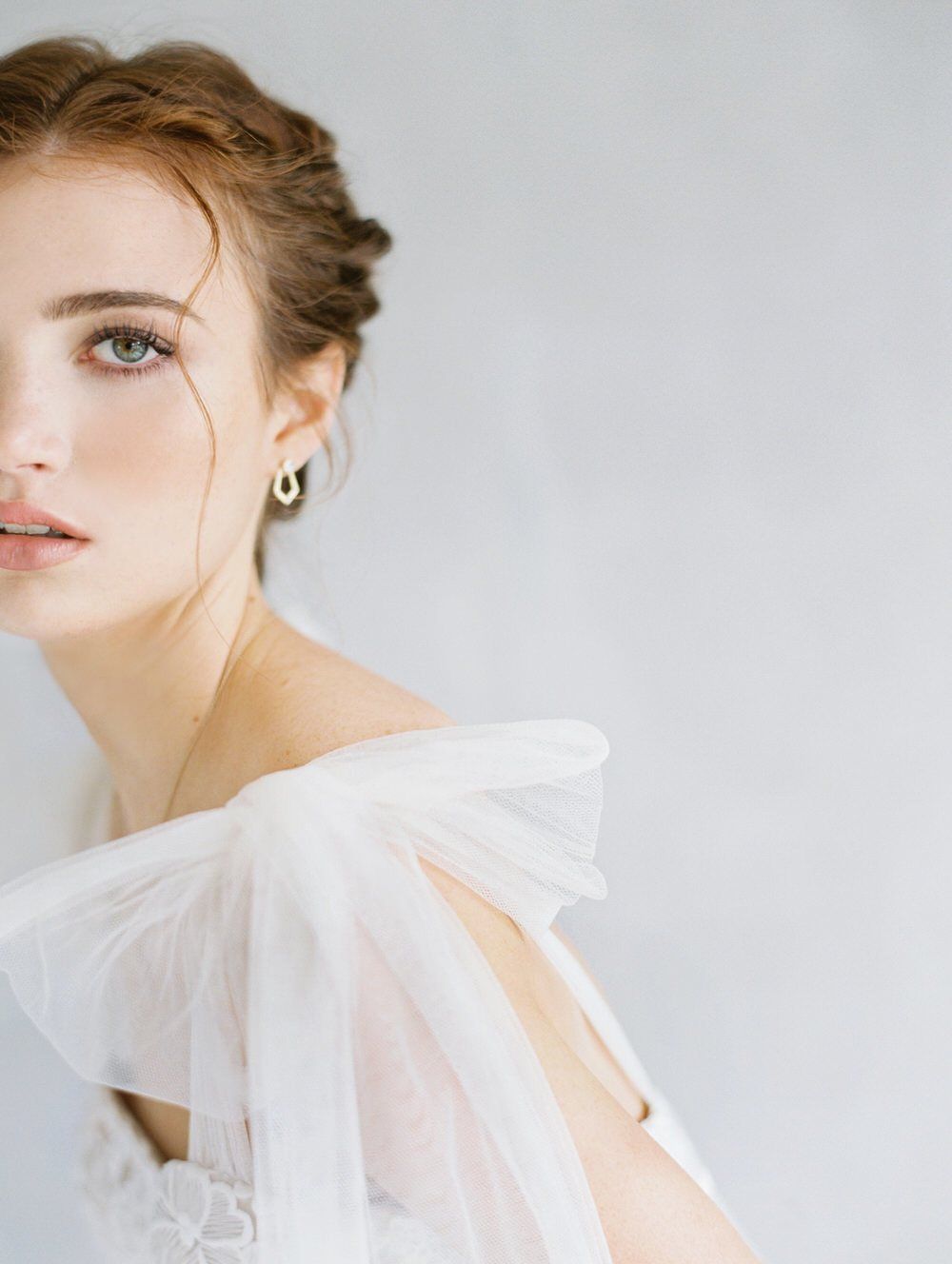 Romantic High-Fashion Bridal Looks For the Chic Bride