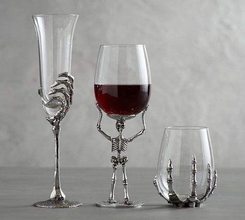 The Spooky Vegan: Sneak Peek: Halloween 2017 at Pottery Barn Skull Artwork, Skull Painting, Halloween Wine Glasses, Pottery Barn Kitchen, Pottery Barn Halloween, Skull Wine, Halloween Traditions, Skull Lover, Wine Decor