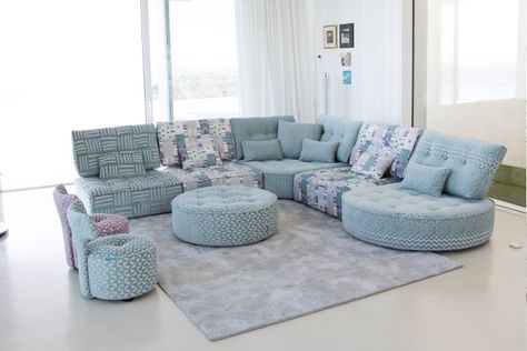 Un Salon Qui Donne Envie D Y Faire La Sieste Retrouvez Le Salon Arianne Love Et Ses Differents Modules Fauteuil Salon Design Salon Canape Canape Modulable