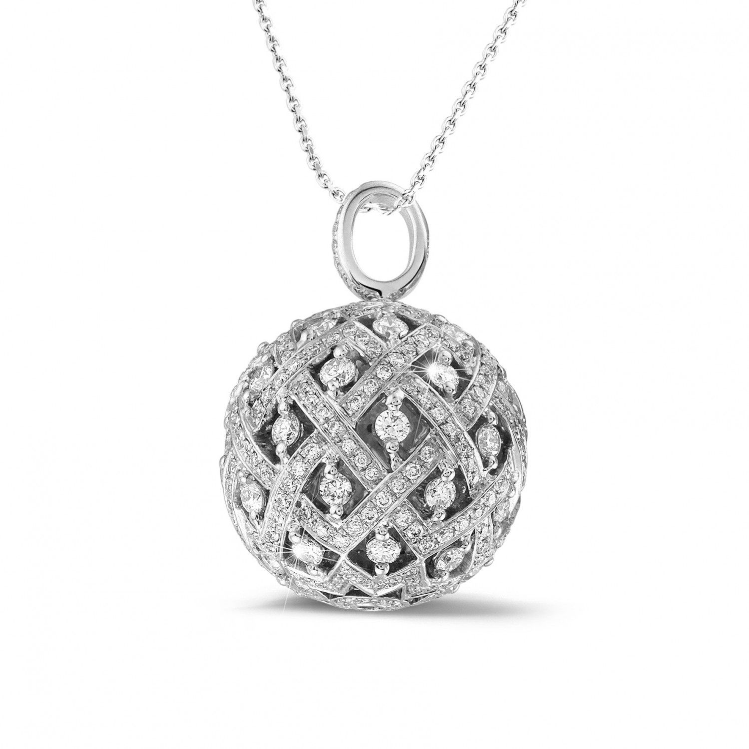 Kleine ronde diamanten, met een totaal van 2.00 Ct, van hoge kwaliteit (G kleur, VS2 zuiverheid, VG slijpkwaliteit) 18 Kt wit goud Afmetingen: Diameter hanger: 1.80 cm Lengte hanger: 2.60 cm Lengte... White Gold Necklace Diamond, White Gold Diamonds, Diamond Pendant, Round Diamonds, Diamond Jewelry, Silver Necklace, Pendant Necklace, Jewelry Show, High Jewelry