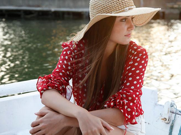 Pin By Eda Latifi On Gunesin Kizlari Stylish Girl Pic Stylish Girl Girl With Hat