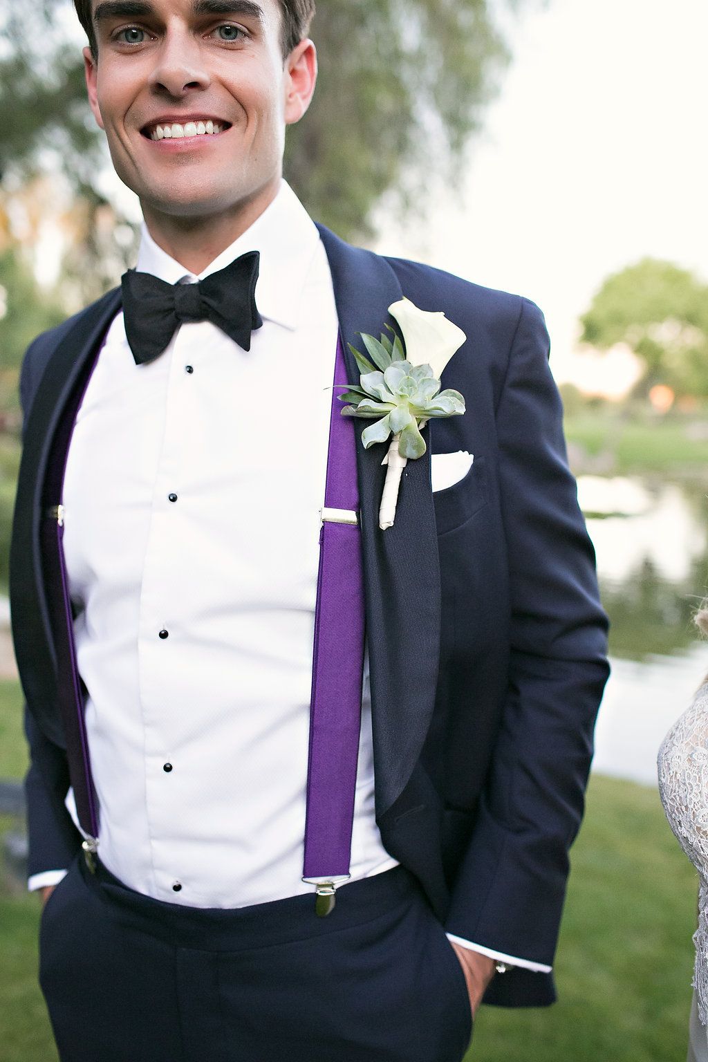 Do Guys Wear Boutonnieres To Homecoming