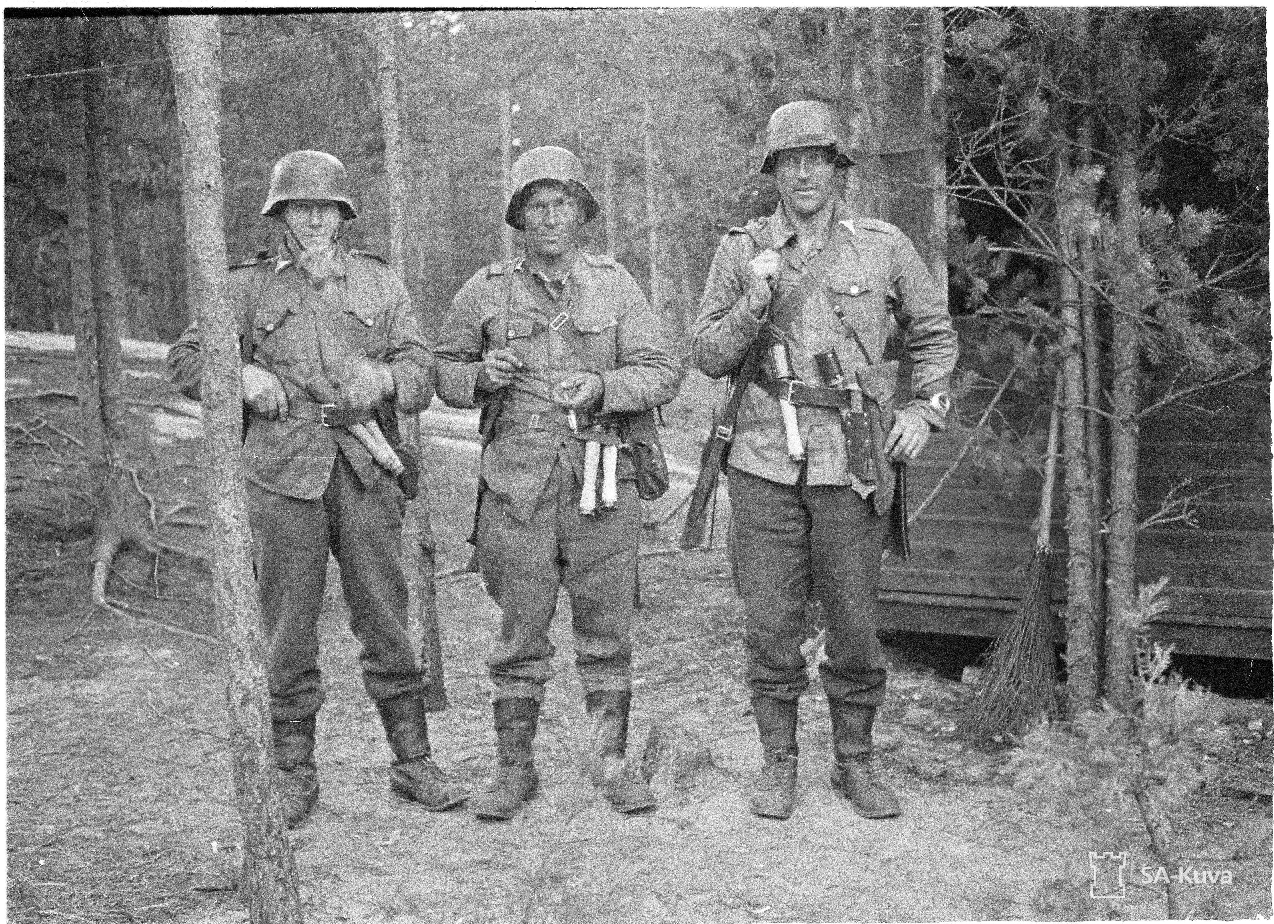 soldats finlandais 3ca621899a154ba8de1e7bedce92a30f