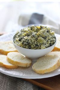 Slow Cooker Spinach and Artichoke Dip #crockpotspinachandartichokedip
