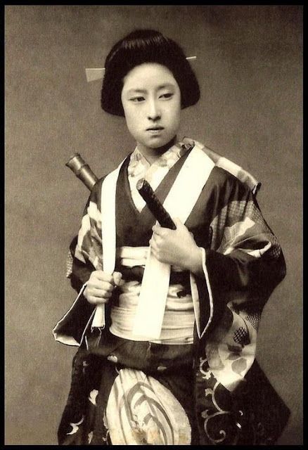 Onna Bugeisha Rare Photos Show The Japanese Female Warriors Female Samurai Japanese Warrior Samurai Warrior