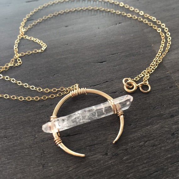 Crystal Pendant Necklace, Crystal Quartz Necklace, Gold Crescent Moon Necklace, Raw Crystal Necklace, Raw Stone Necklace for Women #quartznecklace