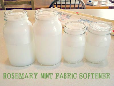 Homemade rosemary mint fabric softener Homemade Cleaning Products, Cleaning Recipes, Natural Cleaning Products, Cleaning Hacks, Homemade Laundry, Household Products, Cleaning Supplies, Homemade Detergent, Household Recipes