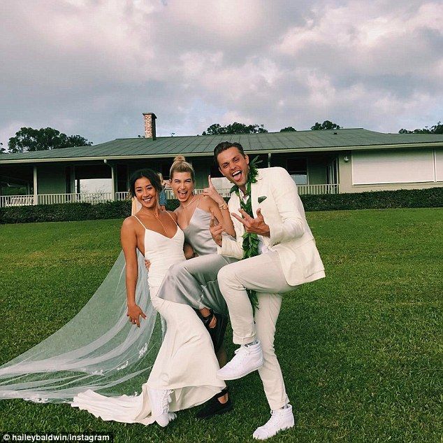 Aisle be back Hailey Baldwin attended the wedding of ex,boyfriend Justin Bieber\u0027s best