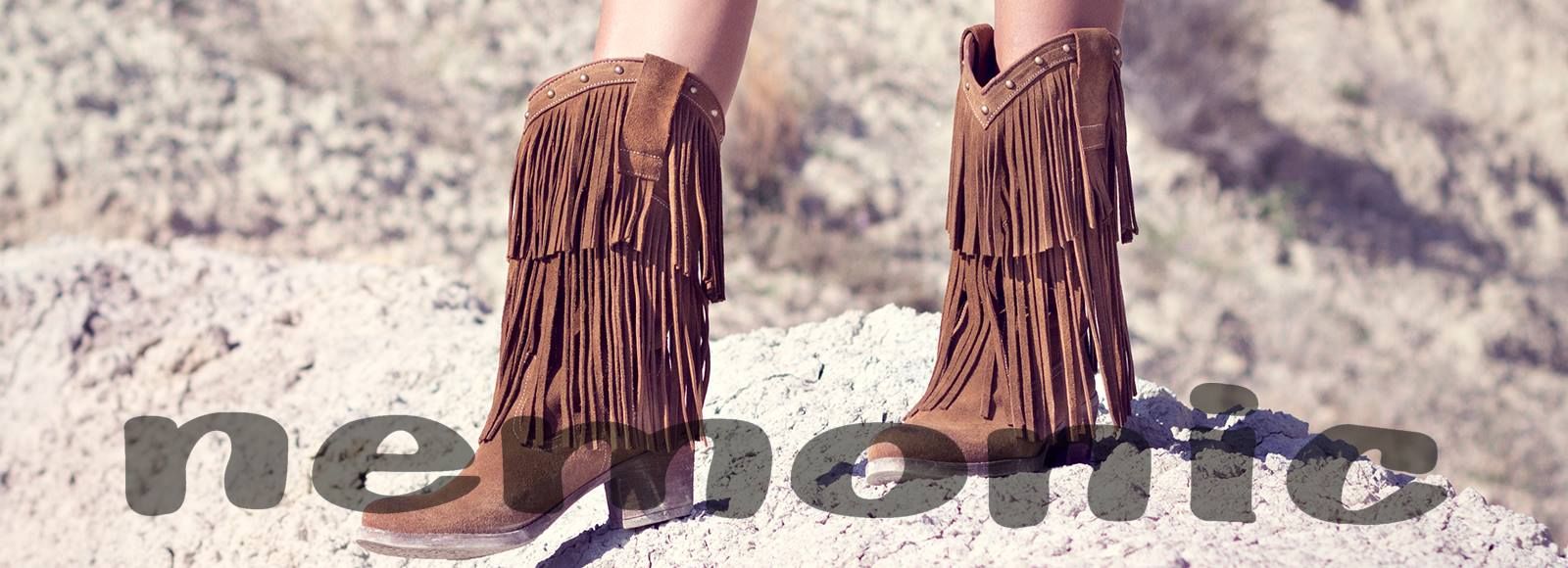 Bohemian colorfull boots with a lot of fringes from Spain Bohemian colorfull boots with a lot of fringes from Spain