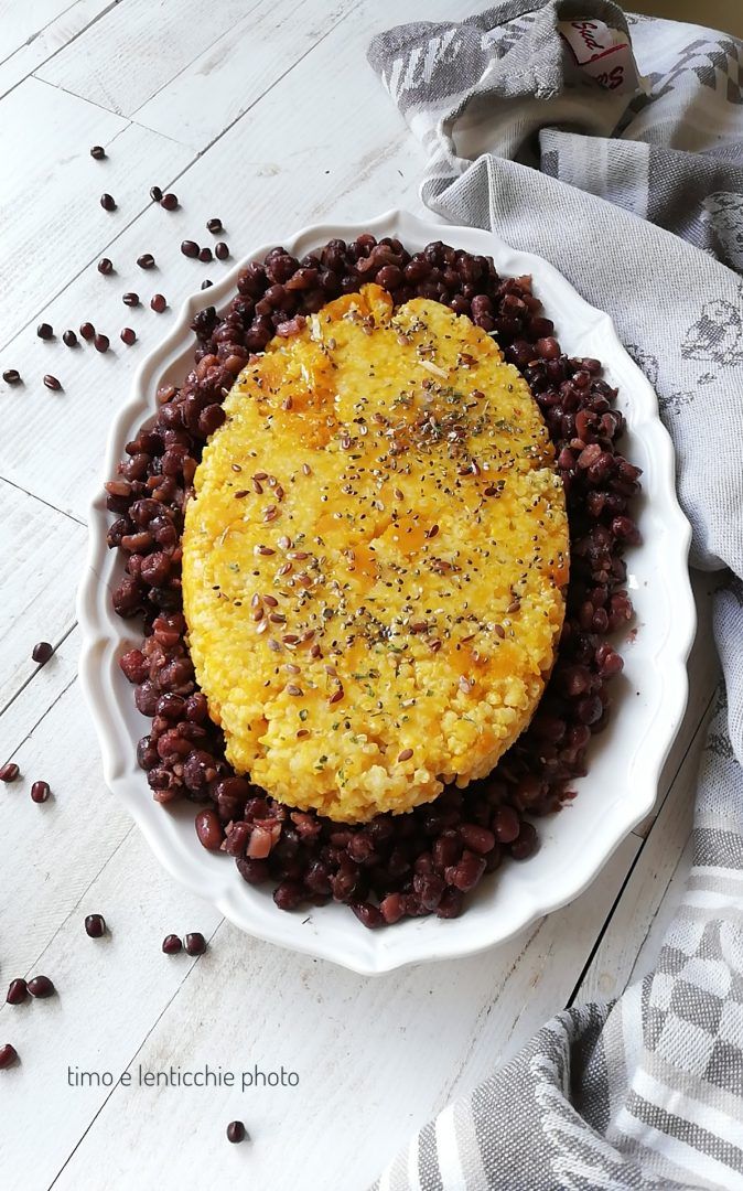 Zucca, miglio, azuki - tortino macromediterraneo - Timo e lenticchie Acai Bowl, Risotto, Curry, Breakfast, Ethnic Recipes, Food, Wellness, Vegan, Acai Berry Bowl