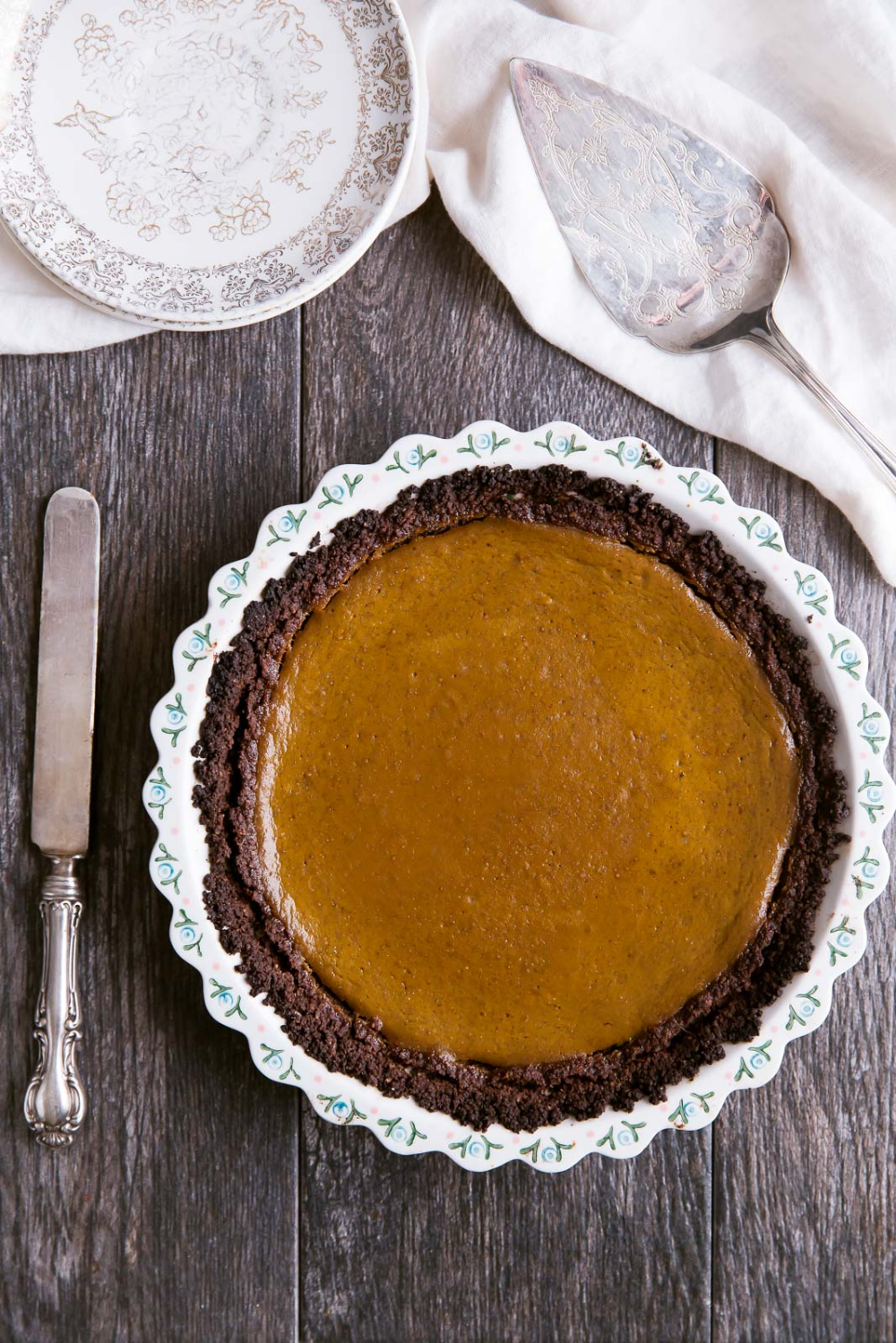 Healthy Pumpkin Pie with Chocolate Graham Cracker Crust (Gluten Free