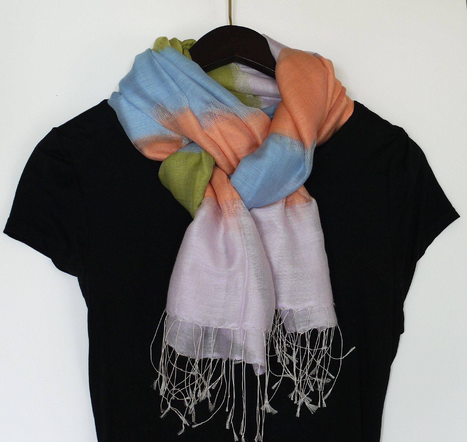 How to tie a beautiful scarf 1 How to tie a beautiful scarf 76