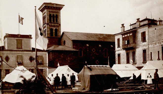 Η καταστροφή της Σμύρνης σε 40 σπάνια καρέ • Κωνσταντινούπολη Places To Visit, Asia, Street View, Visiting, Views, Road, Scenes, Painting, Minor