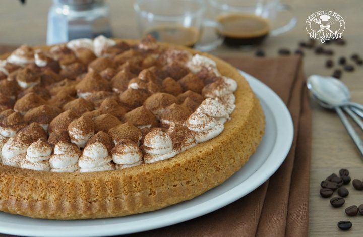 Crostata con crema al caffè morbida | Non solo dolci di Giada