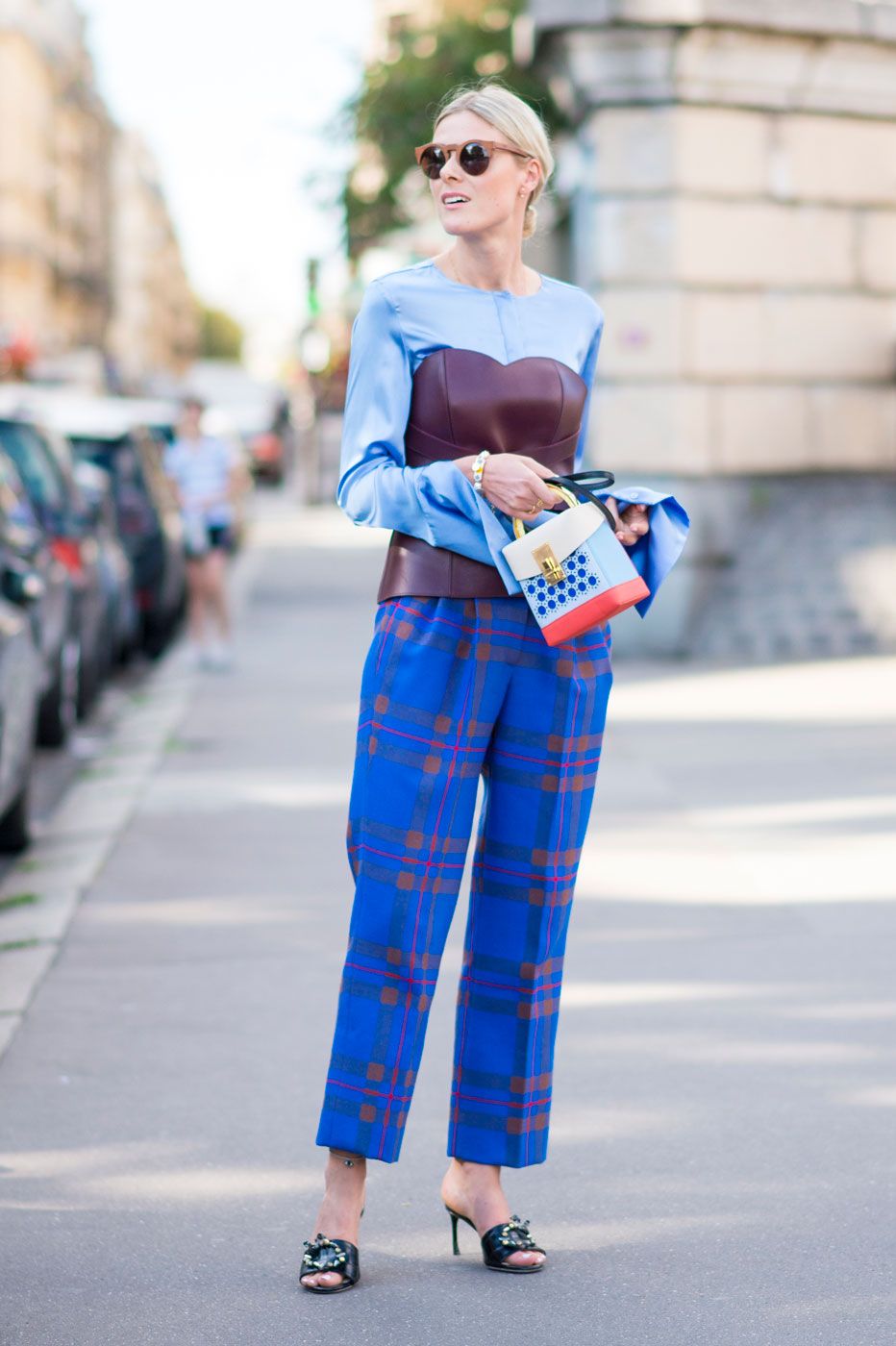 Street Style Paris Les Idees Mode A Piquer Aux Filles Stylees A La Fashion Week Elle ファッション ストリートスタイル パリファッションウィーク Street Style Paris Les Idees Mode A Piquer Aux Filles Stylees A La Fashion Week Elle ファッション ストリートスタイル パリファッションウィーク