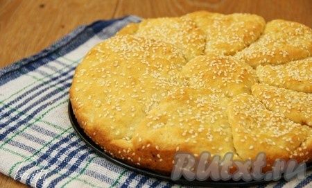 Сербский хлеб "Погачице" Cornbread, Pie, Yummy, Ethnic Recipes, Desserts, Food, Millet Bread, Torte, Tailgate Desserts