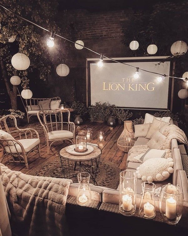 Komfortable Hinterhof Kino Ideen - Einzigartige Balkon & Garten Dekoration und ... #Balkon #dekoration #einzigartige #Garten #Hinterhof #Ideen #Kino