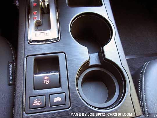 2016, 2015 Outback center console with two cupholders, incline assist
