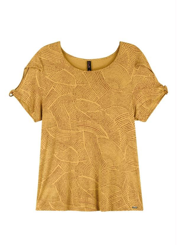A melhor opção para aproveitar o dia com muito estilo é a Blusa Feminina Argola Maelle. Confeccionada em 96% viscose e 4% elastano. O maior diferencial dessa peça está no seu detalhe na sua argola decorativa na manga. Também conta com gola redonda e mangas curtas. Women's Top, Tops, Products, Fashion, Yellow Blouse, Plus Size Girls, Round Collar, Short Films, Yellow