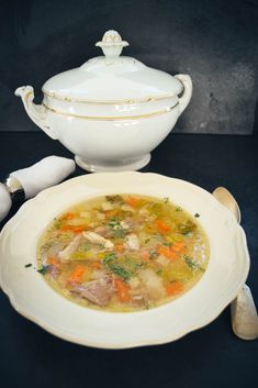 Omas Hühnersuppe Rezept klassisch | Rezept | Hühnersuppe rezept