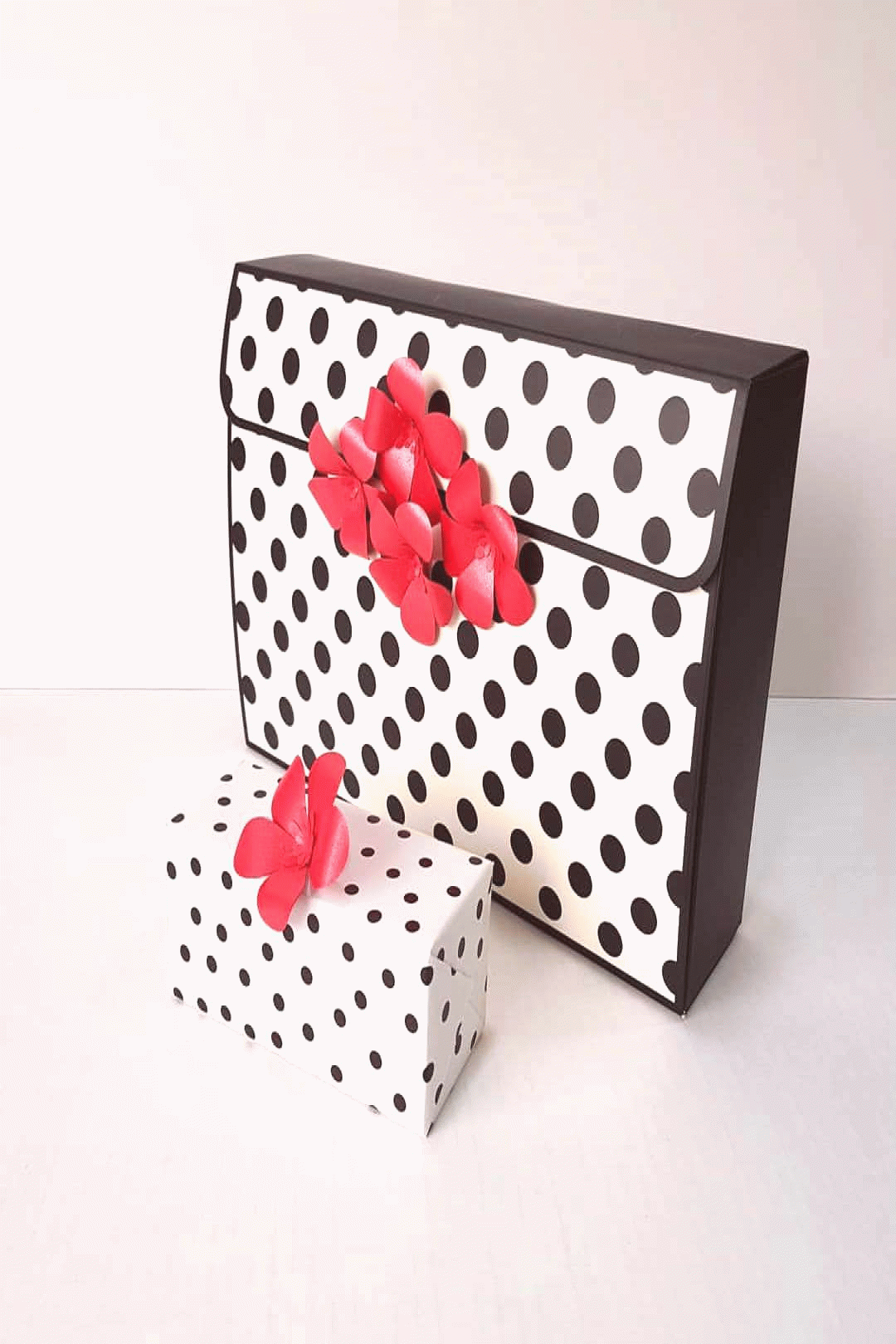 Gifts Wrapping تغليف هدايا On March 21 2020 Gift Wrapping Wraps Gifts