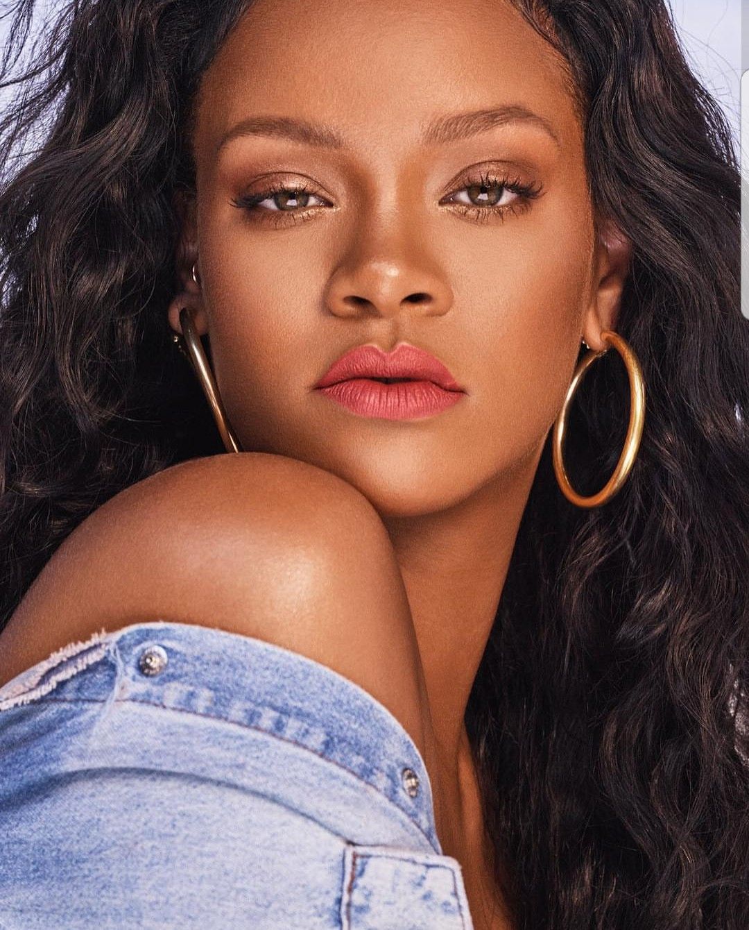 Alexia Adli Kullanicinin Robyn Rihanna Fenty Panosundaki Pin Guzel Siyah Kadinlar Unluler Portre