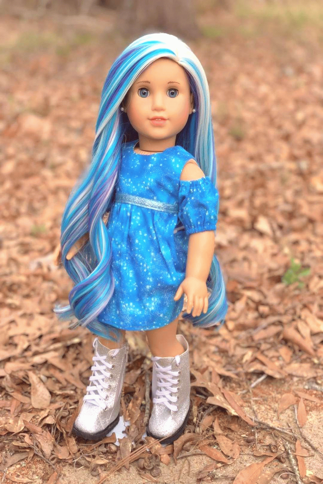 Brown Hair//Blue Eyes New Our Generation 18/" LEXIE Doll with Beach Outfit