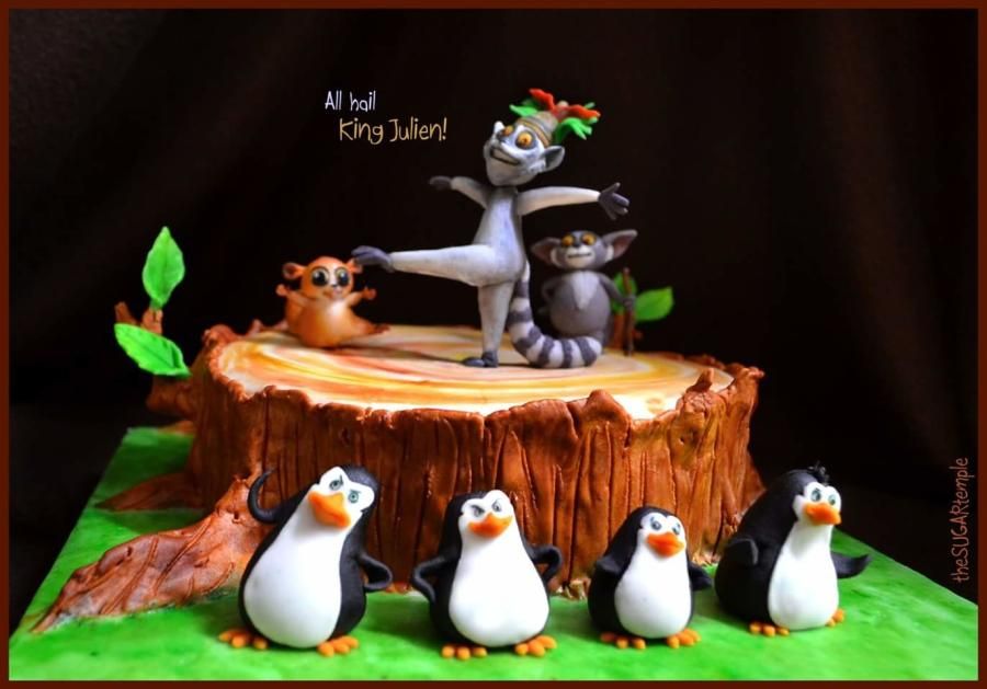 King Julien The Penguins Madagascar Cake Penguin Cakes Themed Cakes King Julien The Penguins Madagascar Cake Penguin Cakes Themed Cakes