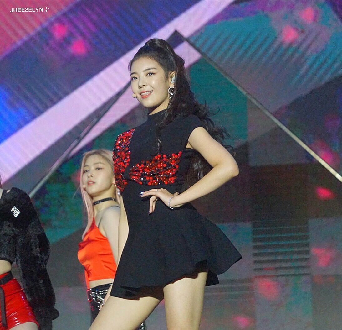 191126 Itzy At Asia Artist Awards Aaa 2019 In Vietnam Itzy South Korean Girls Fashion