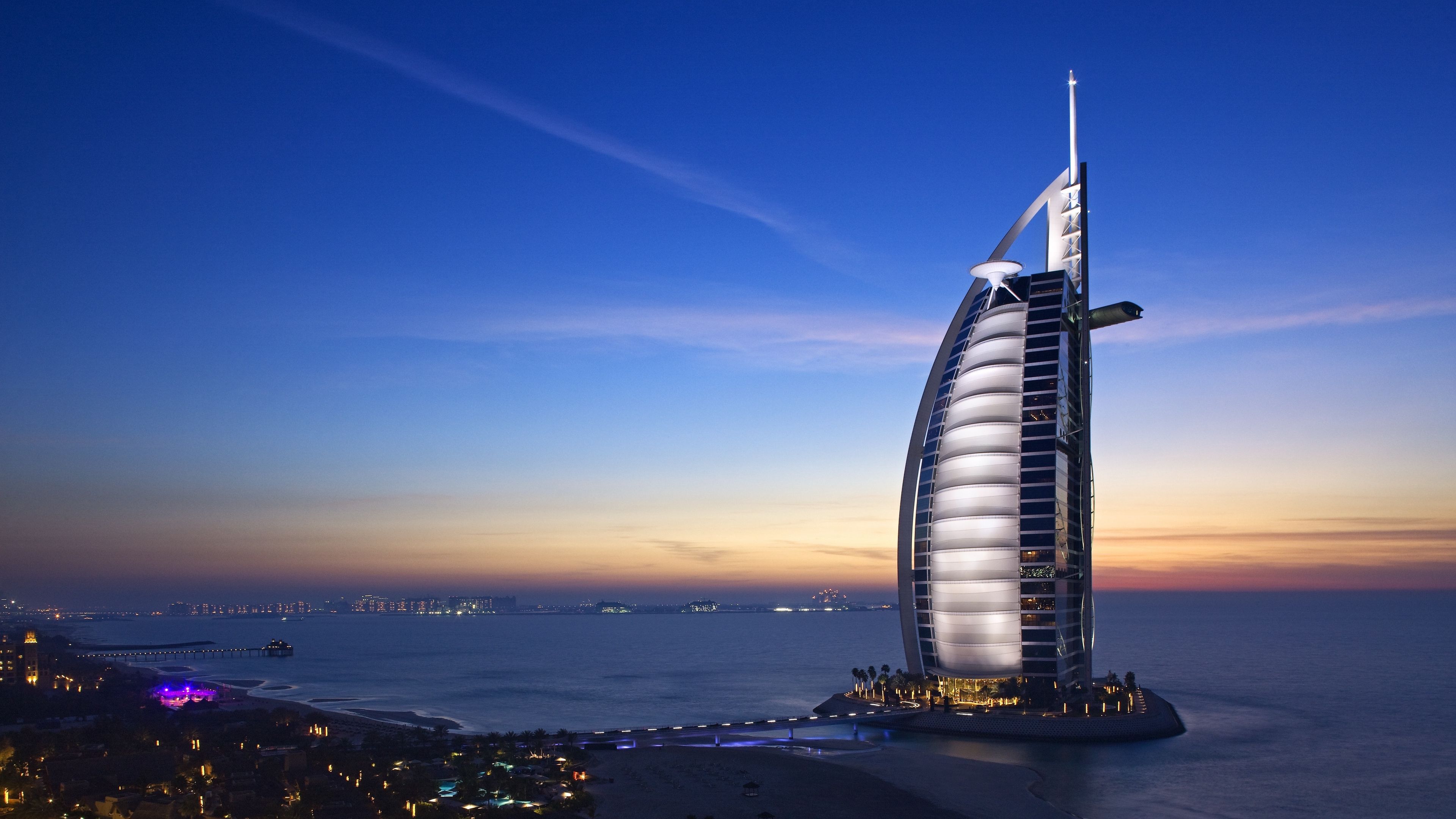 انشاء شركة بالمنطقة الحرة و تعتبر الإمارات العربية المتحدة واحدة من أكثر الاقتصادات Burj Khalifa Burj Al Arab Dubai Hotel