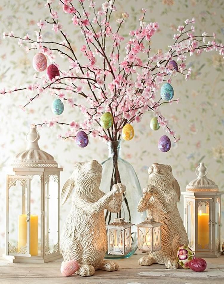 43+ Beautiful Cheerful Flower Arrangement Ideas for Spring and Easter #flowers #ideas Easter Tree Decorations, Easter Centerpieces, Easter Wreaths, Table Decorations, Decoration Crafts, Flower Decoration, Beautiful Decoration, Table Centerpieces, Hoppy Easter