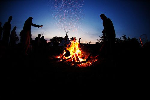 I Love Fires Especially Camp Fires And The Way The Smell Lingers On Your Sweatshirt Afterwards Road Trip Camping The Great Outdoors Cool Pictures