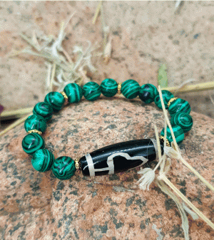Браслет из малахита с бусиной Бодхи Дзи Beaded Bracelets, Jewelry, Jewlery, Jewerly, Pearl Bracelets, Schmuck, Jewels, Jewelery, Fine Jewelry