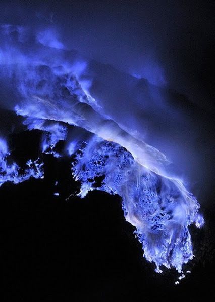 Our planet is dotted with places that are surreal, eerie and sometimes downright bizarre. And, while many of these mysterious phenomenon have logical explanations, others remain unsolved. Let’s take a look at the science, theories and legends surrounding the scientifically impossible places that actually exist. #mystery #offbeat #destination #naturalphenomenon #science #unsolved
