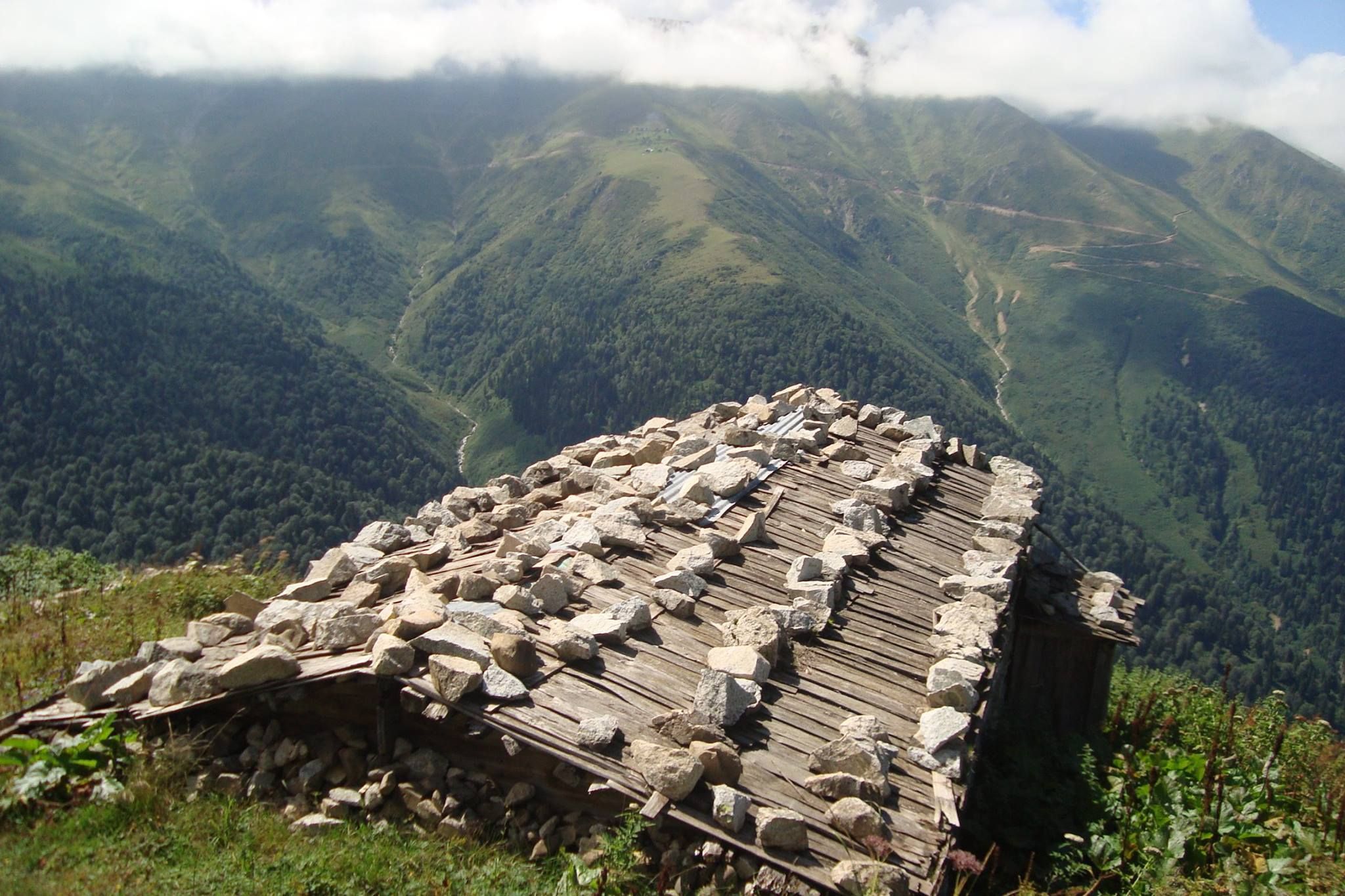 ikizdere ruzgarli koyu rize esra bayrak sehir bayrak cennet