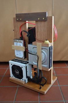 The Aesthetics of Computer Cases Gaming Computer Setup, Computer Diy, Computer Projects, Computer Technology, Computer Lessons, Computer Speakers, Computer Science, Art Projects, Computer Security