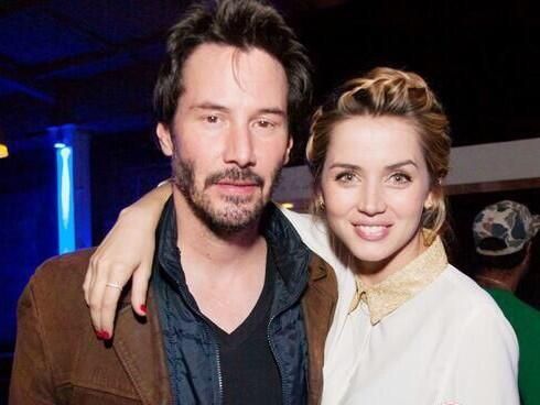 Keanu Reeves With Knock Knock Co Star Ana De Armas Jpg 490 368 Keanu Reeves Keanu Charles Reeves Guys