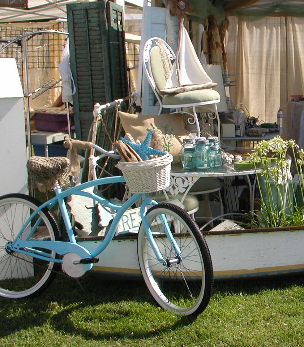 Vintage Beach House Photo S Of Our June Tvm 2012 Show Early Friday Morning Before We Opened Kizlar Bisiklet Sincap