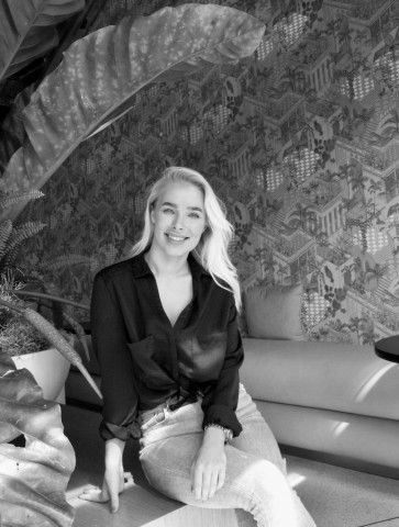The journey of a young Graphic Designer, Helmi Kemppainen, who made a career move to live the American Dream Moving To Italy, Moving To The Uk, Career Change, New Career, Nashville News, Institute Of Design, High Paying Jobs, Selling Prints, Cultural Experience