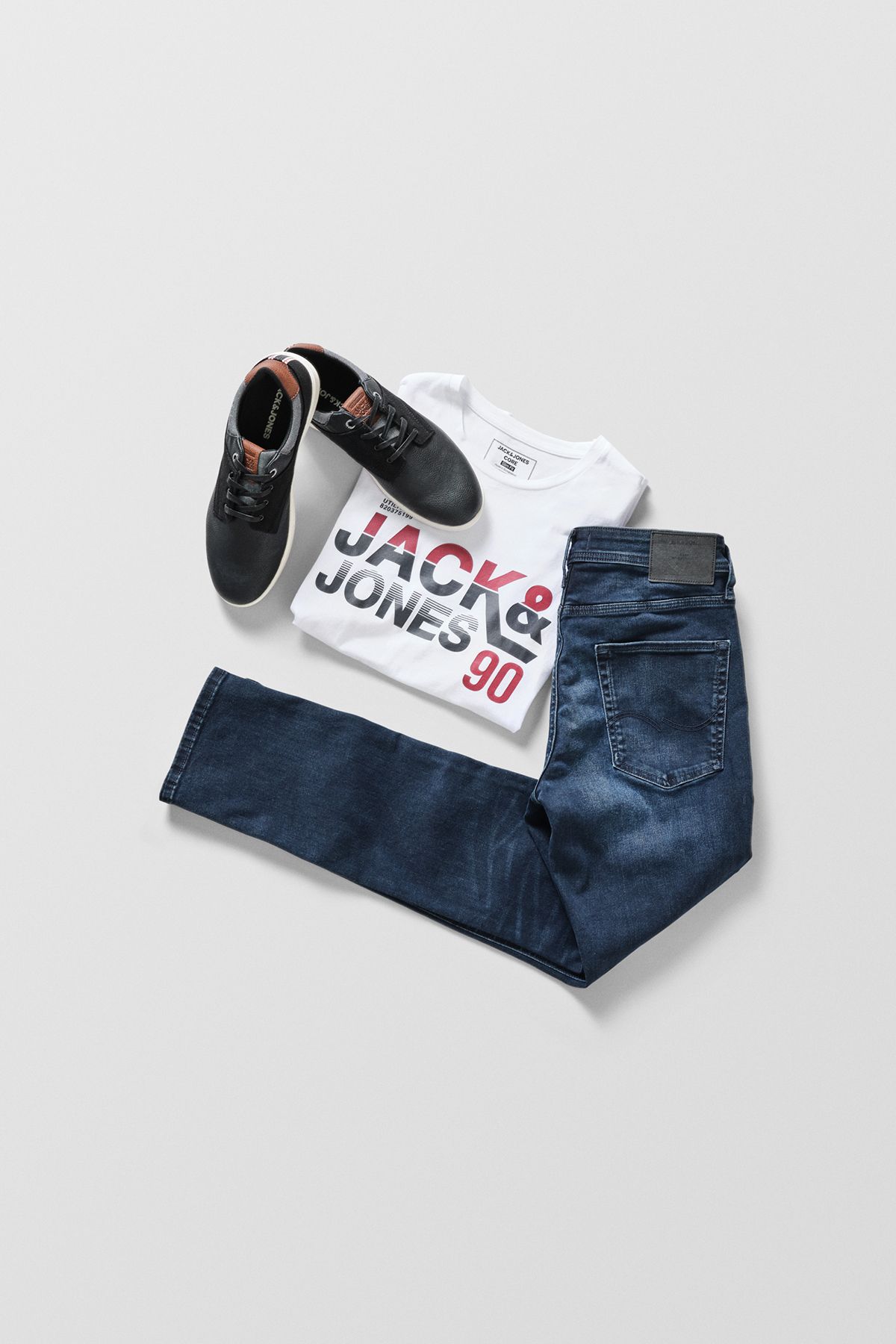 Logo Print Classic Jeans Jeans And Sneakers Printed Tees