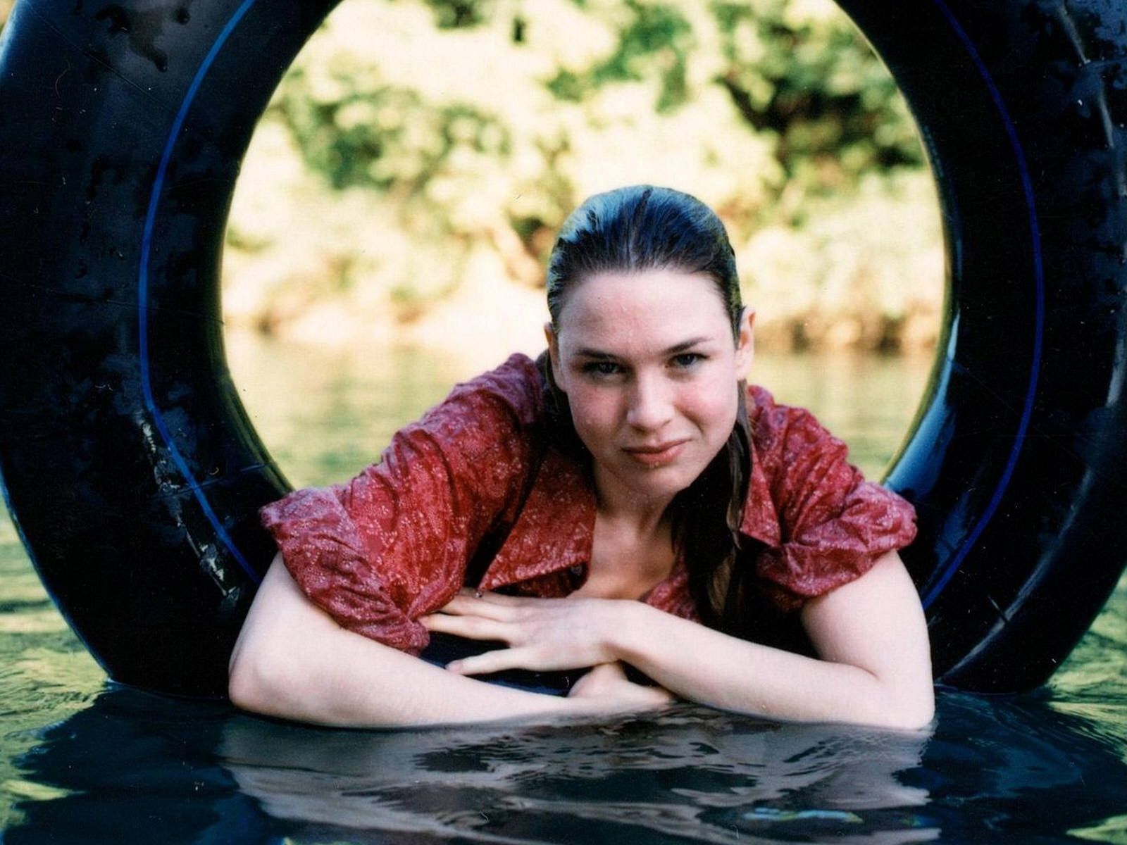 Renee zellweger single