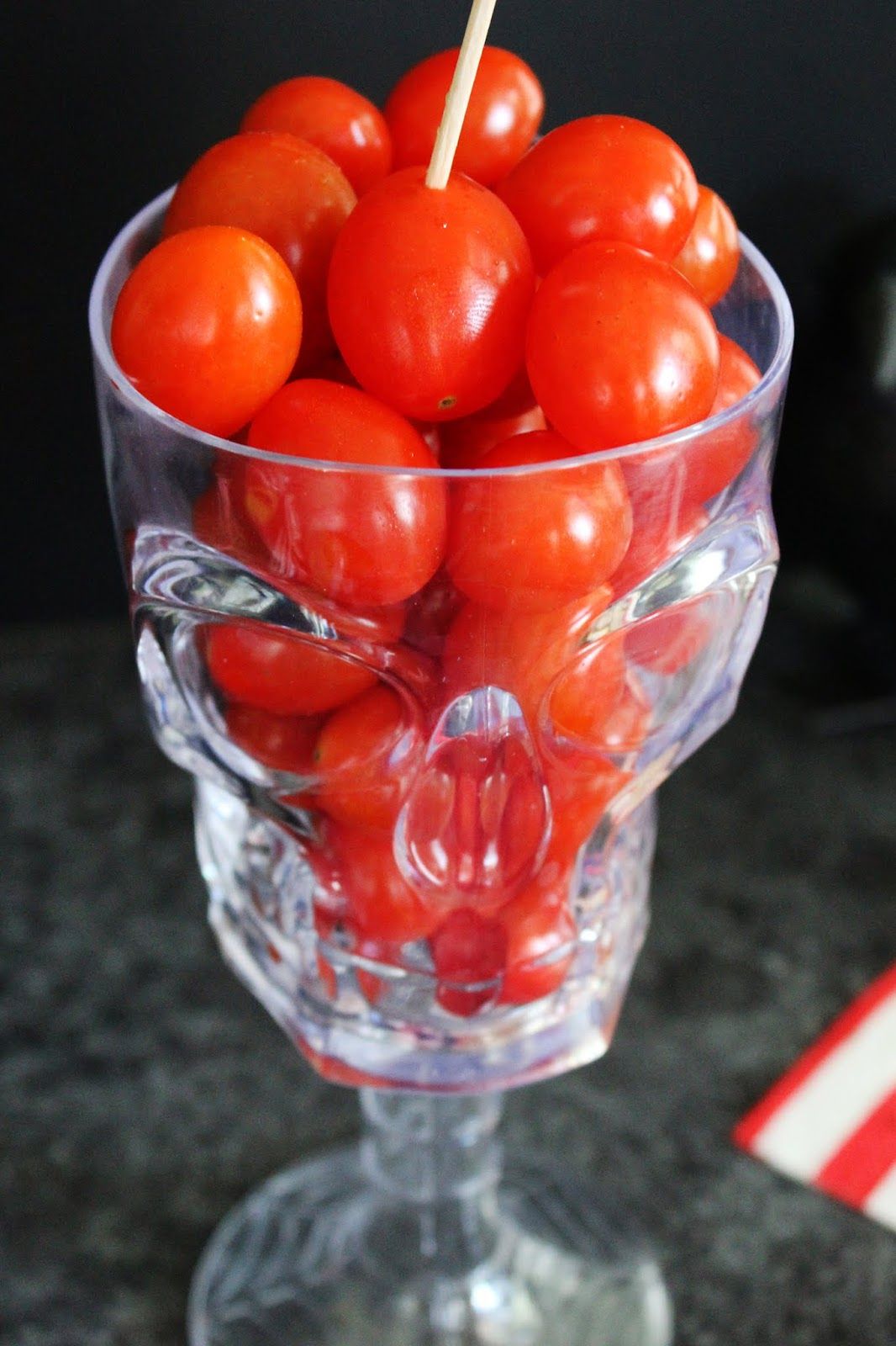 Southern Mom Loves: Fun and Healthy Kids' Halloween Party Snacks! Healthy Halloween Snacks, Halloween Party Snacks, Halloween Kids, Southern Mom, Healthy Kids, Sweet Treats, Vegetables, Fun, Healthy Children