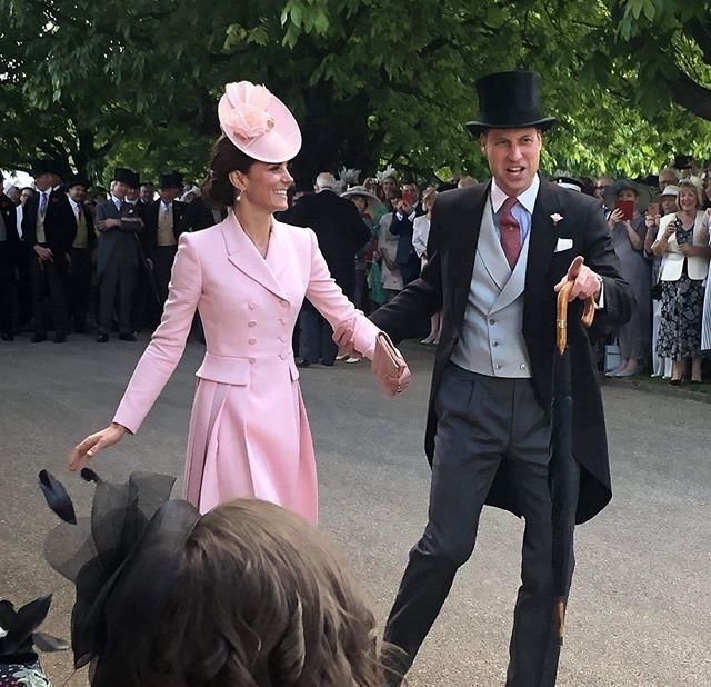 Kate Middleton and Prince William Look So in Love in Adorable Photo From Royal Garden Party | Brides Catherine Elizabeth Middleton, Kate Middleton Prince William, Prince William And Catherine, William And Kate, Queen Elizabeth, Prince William Wife, Estilo Kate Middleton, Kate Middleton Style, Kate Middleton Family