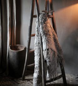 Diverse woonaccessoires Archieven - Frieda Dorresteijn Ladder Decor, Plaid, Home Decor, Gingham, Decoration Home, Room Decor, Home Interior Design, Home Decoration, Tartan