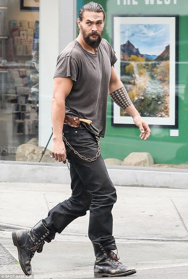 Jason Momoa wears knife on his belt as he steps out with friends