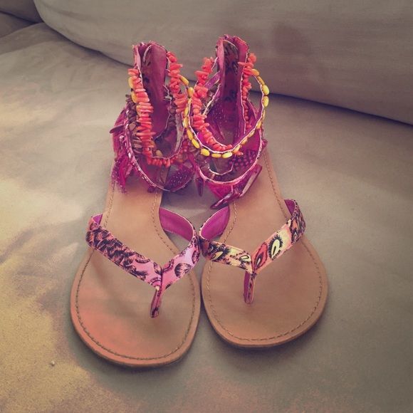 places to get cute sandals